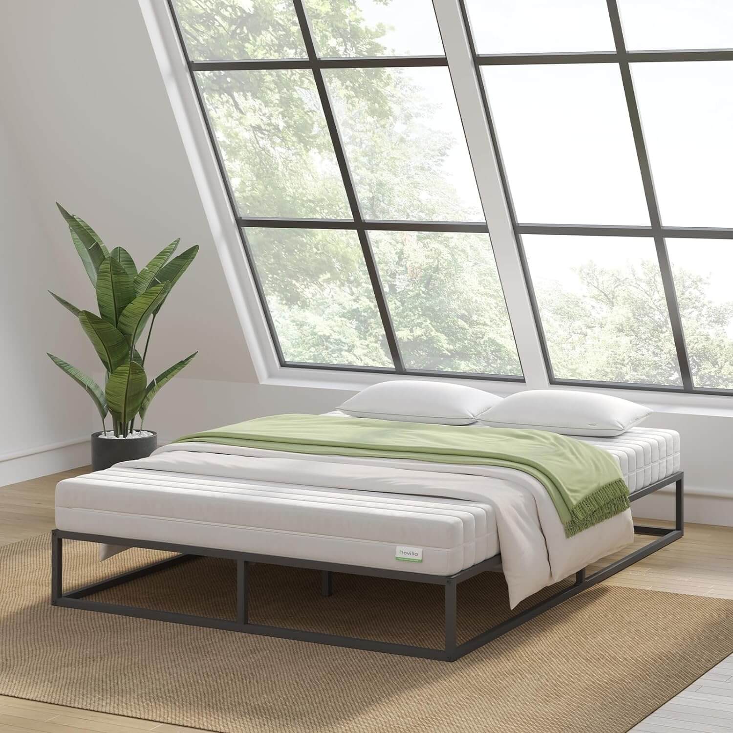 Minimalism Metal Platform Bed Frame with wood slats